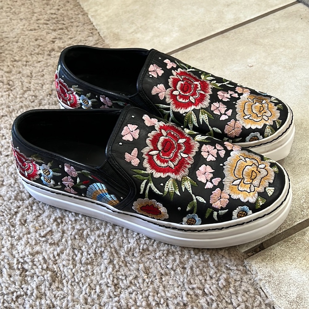 Alice + Olivia Leather Embroidered Slip On Sneakers Size 39M